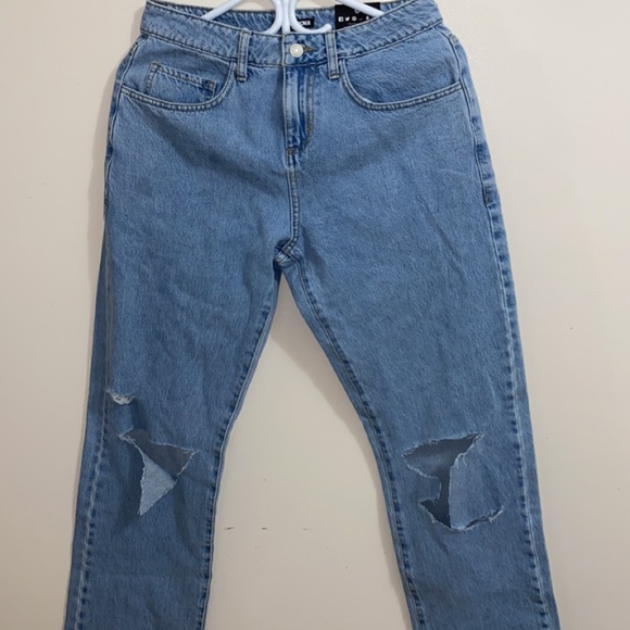 Go All Cut Out Slouch Fit Jeans - Light Blue Wash - Picture 5 of 6